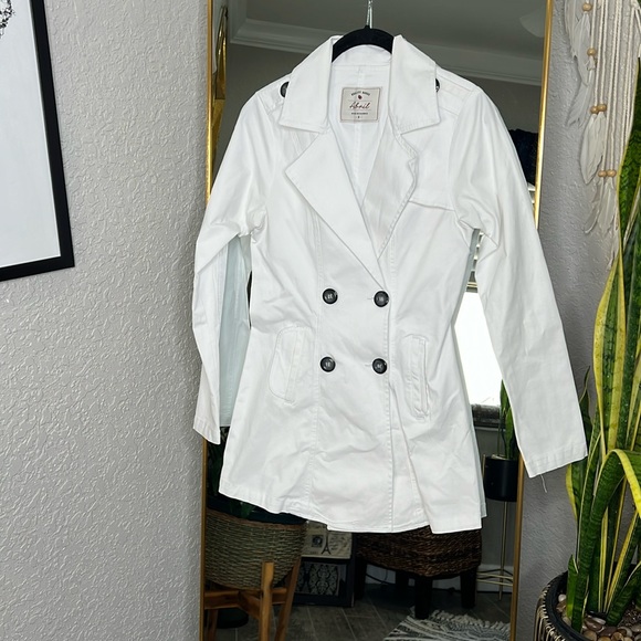 White button down Casual Trophy Jacket - Picture 1 of 5